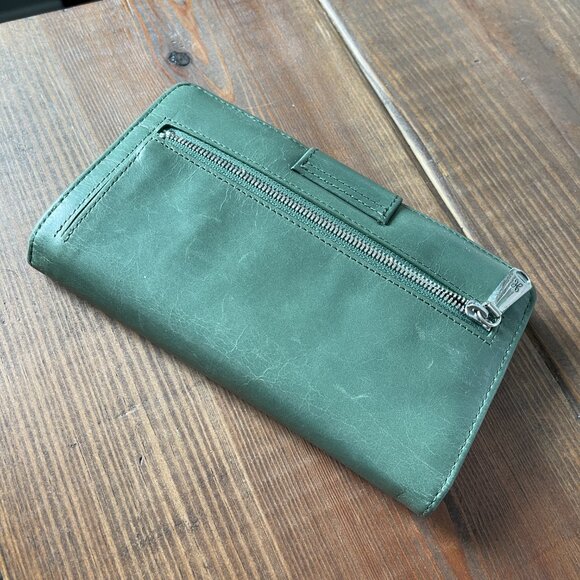 Hobo International Vintage Collection Danette Wallet Wristlet Moss Sage Green - Picture 2 of 8